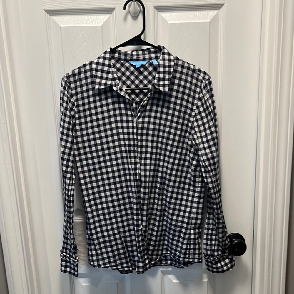 Women’s Draper James navy and white button up shirt